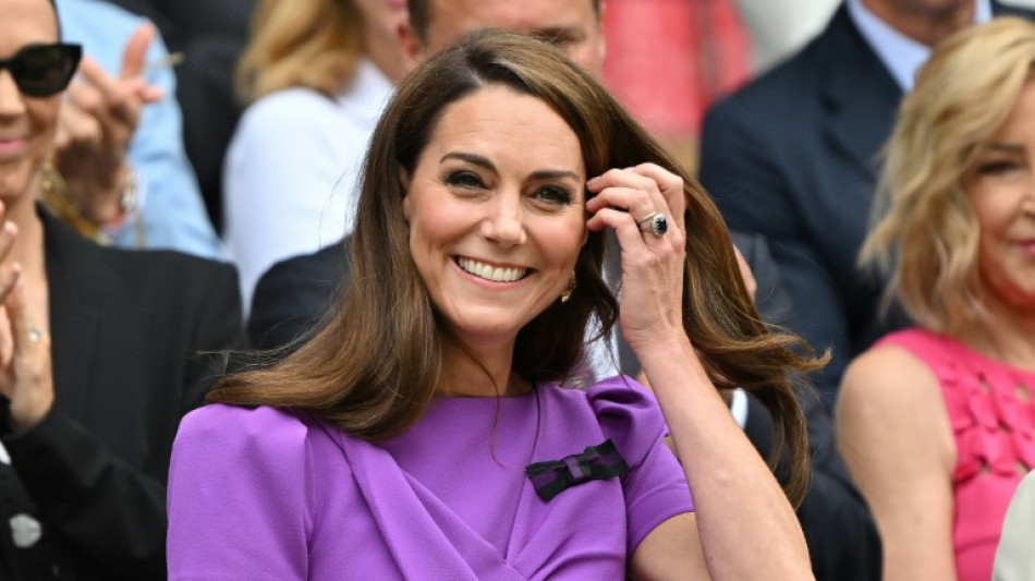 Prinzessin Kate &uuml;berreicht Pokal bei Wimbledom-Finale