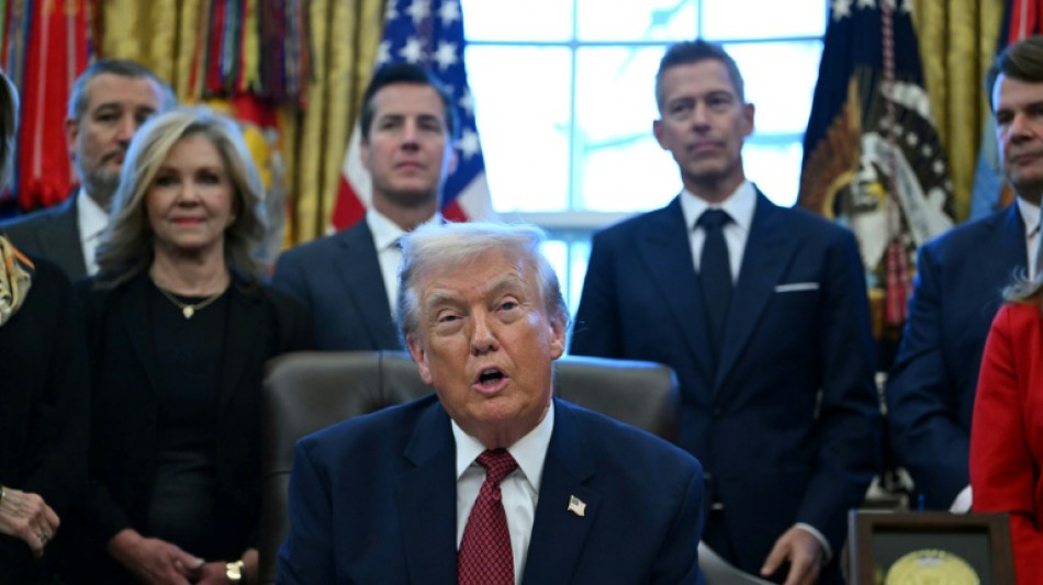 Trump annonce la suppression de restrictions sur la consommation des v&eacute;hicules