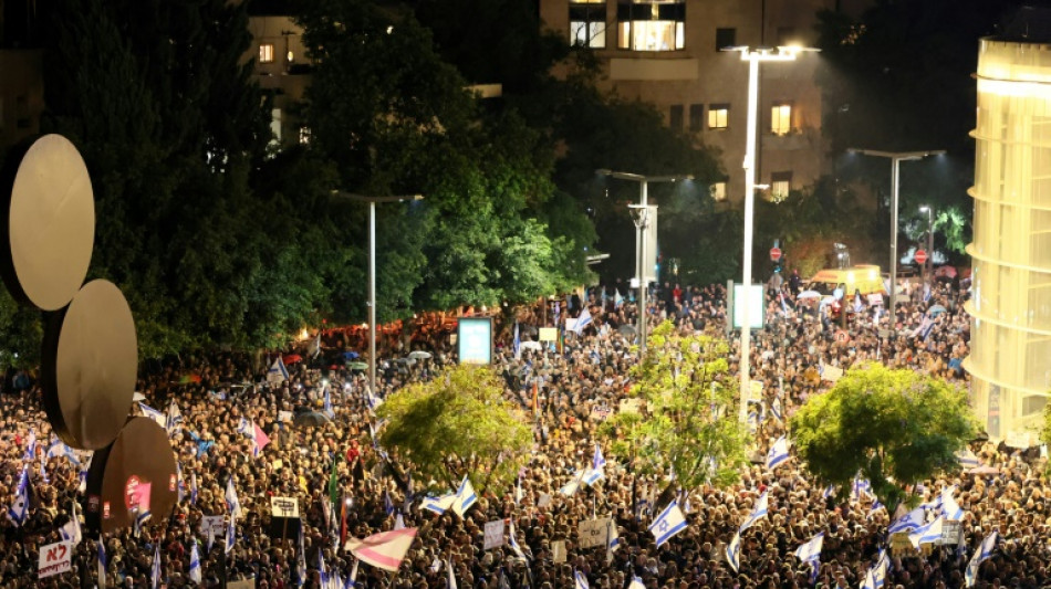 A Tel-Aviv, une foule immense conspue Netanyahu et "les facistes"