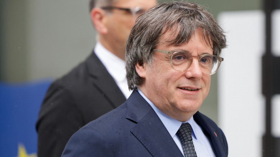Il Tribunale Supremo ha revocato l'ordine di arresto per Puigdemont