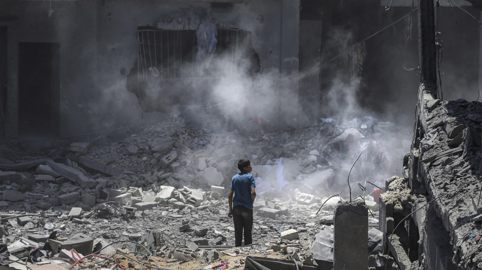Hamas,almeno 42 morti nei raid israeliani a Shati e Tuffah
