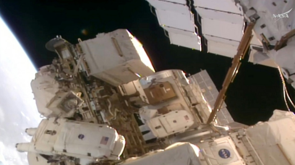 Sophie Adenot a d&eacute;but&eacute; sa sortie dans l'espace, une premi&egrave;re pour une astronaute fran&ccedil;aise