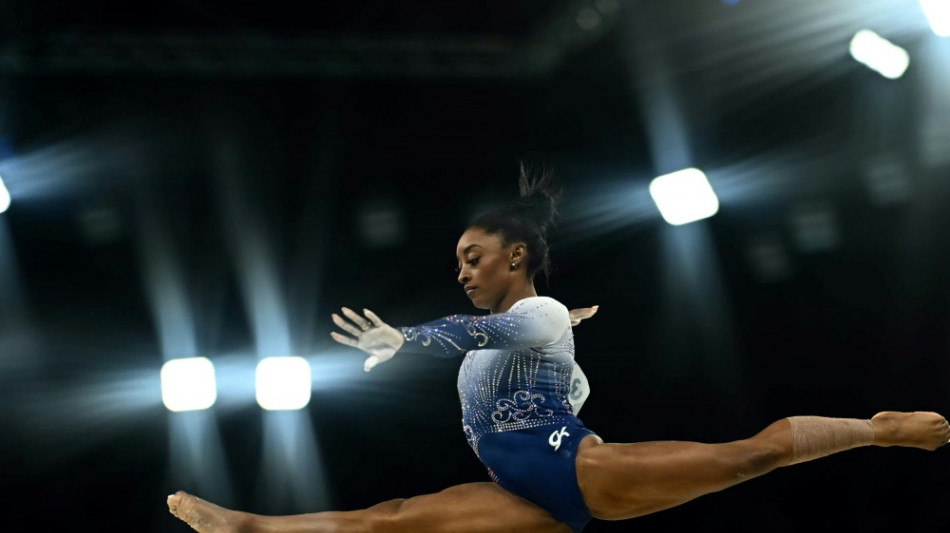 Blech statt Gold: Biles st&uuml;rzt vom "Zitterbalken"