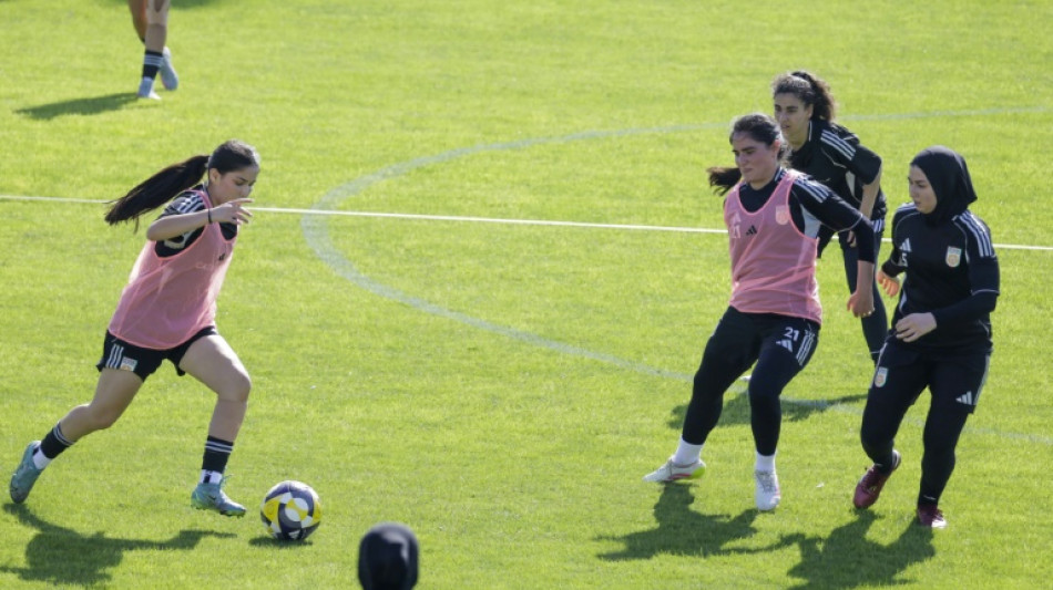 Atletas afegãs exiladas encontram esperança nos gramados do Marrocos