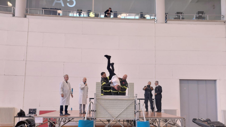 Perizia su morte Rossi, 'aggredito da pi&ugrave; persone, tentava di difendersi'