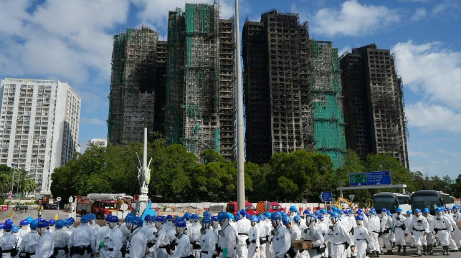 N&uacute;mero de mortos em inc&ecirc;ndio de Hong Kong sobe para 146