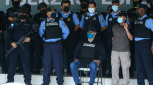 Honduras: l'ex-pr&eacute;sident Hernandez pr&eacute;sent&eacute; &agrave; un juge qui doit statuer sur son extradition