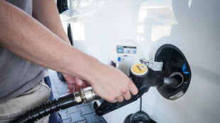 Ancora in calo la benzina, ai minimi dal dicembre 2021