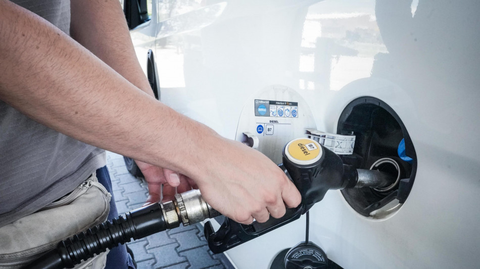Prosegue l'aumento del gasolio auto, self a 1,714 euro/litro