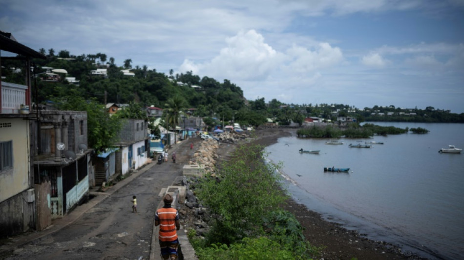 Mayotte en alerte violette et barricad&eacute; &agrave; l'approche du cyclone Chido