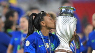Barcelona contrata atacante brasileira Kerolin em tranfer&ecirc;ncia recorde
