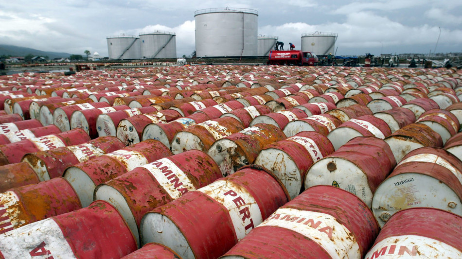 Il petrolio &egrave; in calo, wti a 82,13 dollari al barile