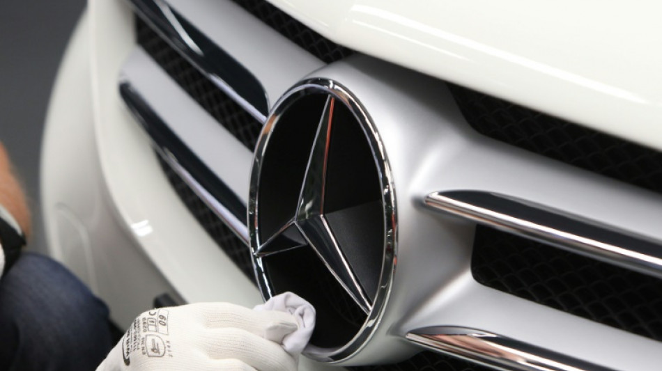 Mercedes llama a revisi&oacute;n casi un mill&oacute;n de coches