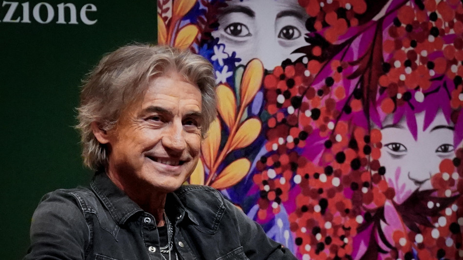 Luciano Ligabue in tour sabato a Bologna con 'La notte di Certe notti'