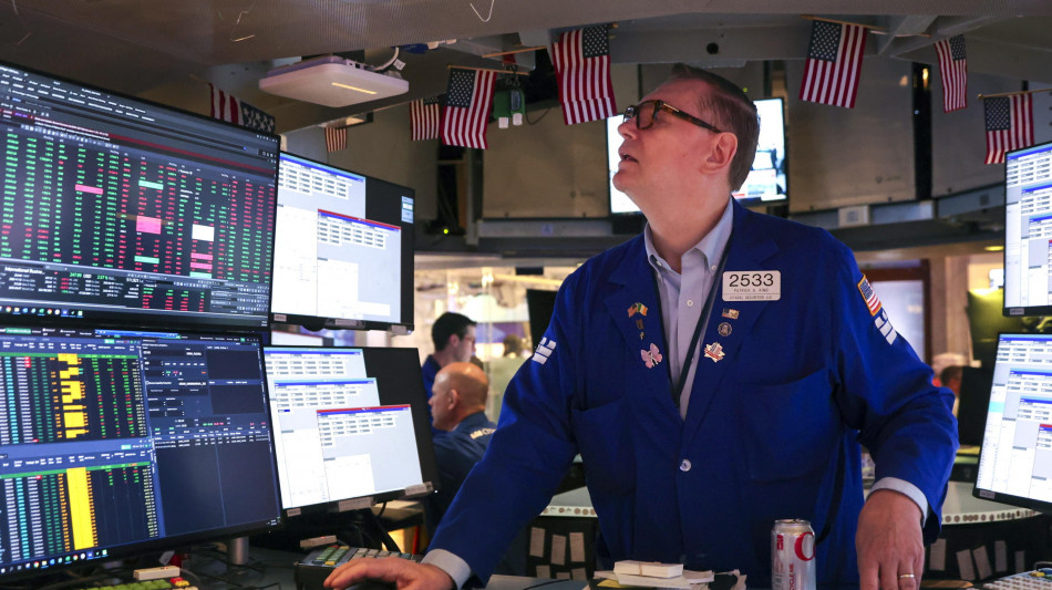 Wall Street apre in calo, Dj -0,41%, Nasdaq -0,58%