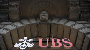 Parlamento svizzero vota aumento requisiti capitale per Ubs
