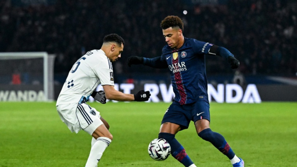 Ligue 1: un PSG quasi au complet domine le Paris FC dans le derby