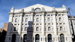 Borsa: Milano azzera il rialzo, corrono Amplifon, Stellantis ed Eni