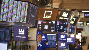 A Wall Street S 500 tocca nuovi massimi storici con titoli tech e calo del petrolio