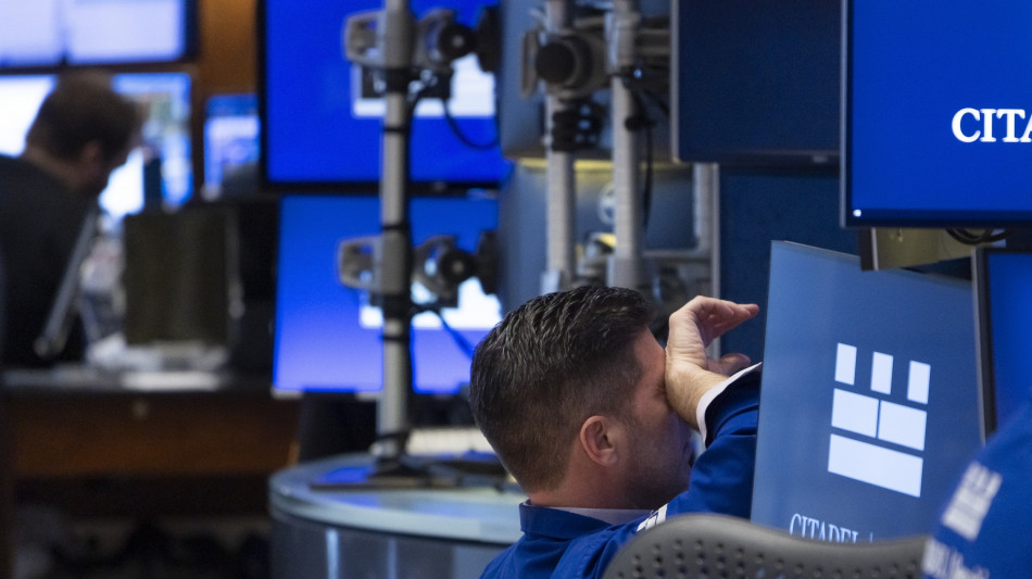 Wall Street positiva dopo giorni di agitazione, Dj +3,59%
