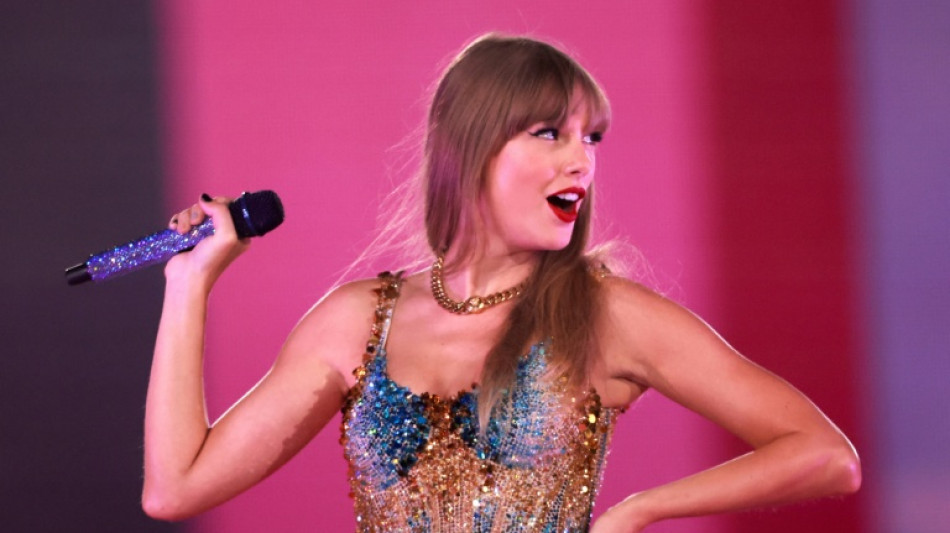 Taylor Swift entra na era de 'Showgirl' com seu novo álbum pop