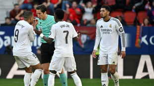 Real Madrid trope&ccedil;a com Osasuna e pode perder lideran&ccedil;a do Espanhol