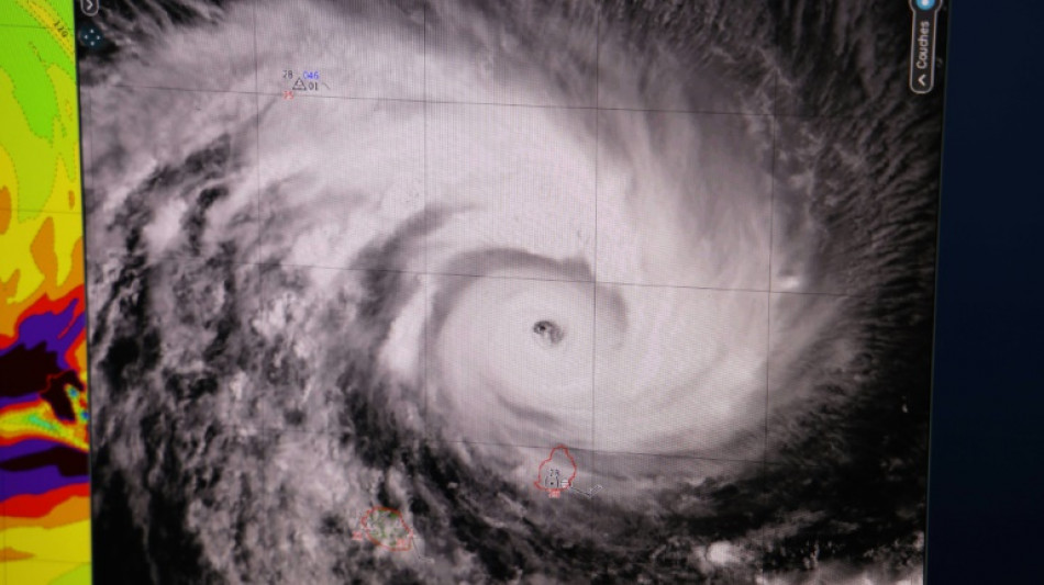Le cyclone Batsirai, "menace tr&egrave;s s&eacute;rieuse", approche de Madagascar