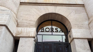 Borsa: Milano apre piatta (-0,07%)