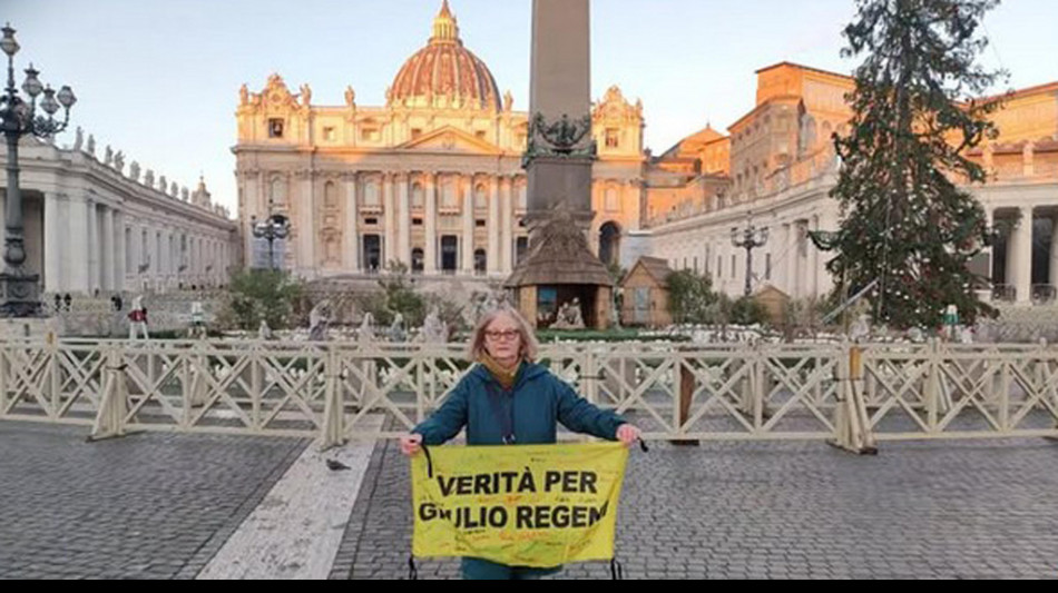 I Regeni in piazza S.Pietro con striscione, 'Verit&agrave; per Giulio'