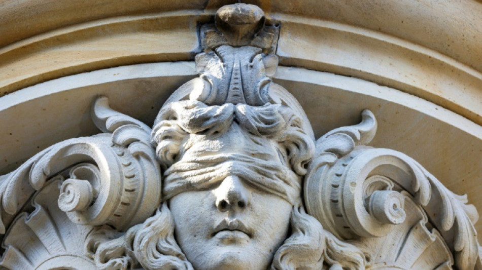 Ehemaliger Rapper in Hessen wegen Kindesmissbrauchs zu langer Haft verurteilt