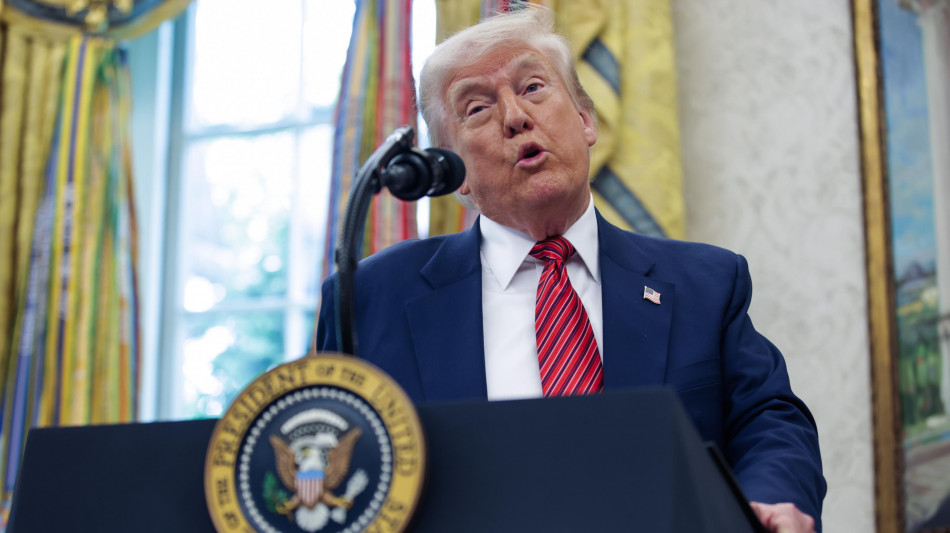 Dazi, Trump: oggi annuncer&ograve; un accordo con un grande Paese