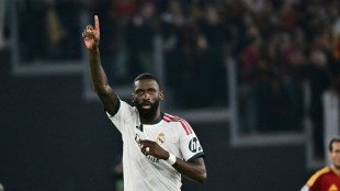 R&uuml;diger trifft sp&auml;t: Real dreht Spiel in Rom