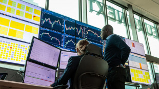 Borsa: Europa debole, Wall Street chiusa, Milano -0,9%
