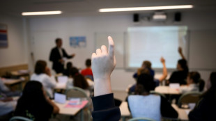 Education: les syndicats menacent de faire gr&egrave;ve contre le budget