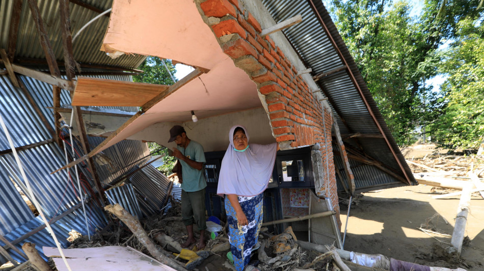 In Indonesia sono pi&ugrave; di mille i morti per le inondazioni