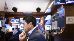 Borsa: l'Asia in cauto rialzo in attesa di Bce e dati Usa