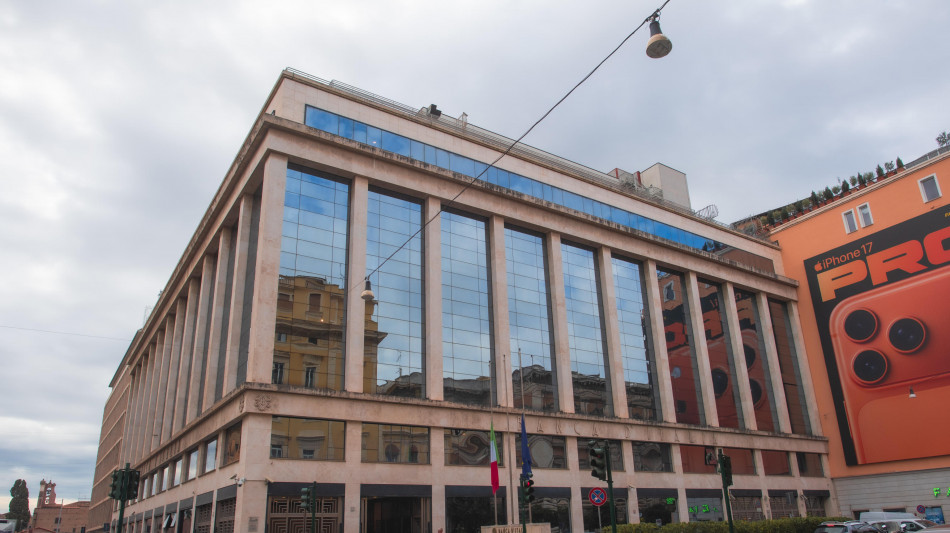 Bankitalia vara piano transizione energia, emissioni zero al 2050