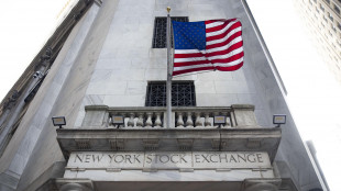Wall Street apre in calo con i dazi, Dj -0,76%, Nasdaq -1,65%