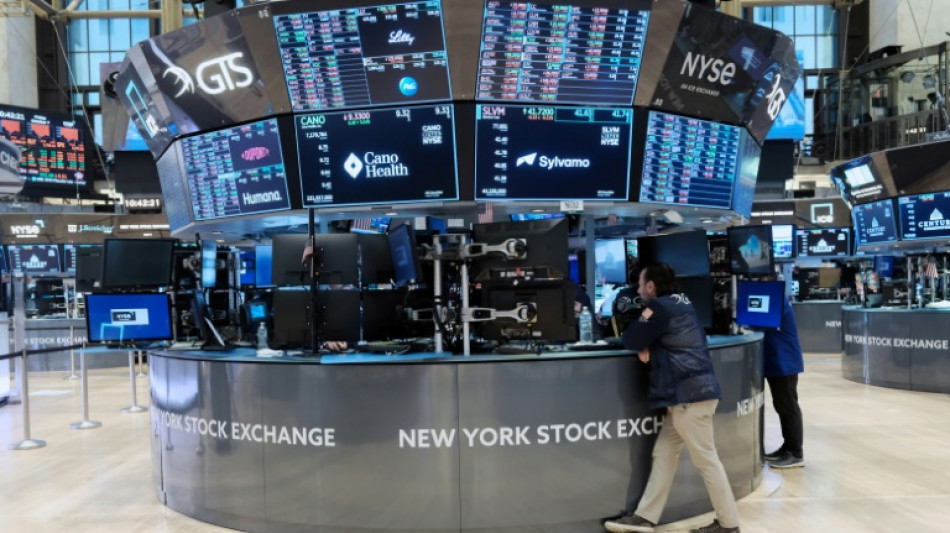 Wall Street termine dans le rouge apr&egrave;s le ton ferme de la Fed