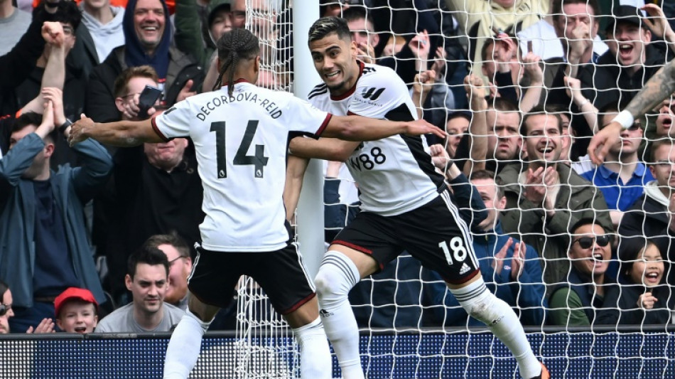 Leeds lose again at Fulham to increase relegation fears