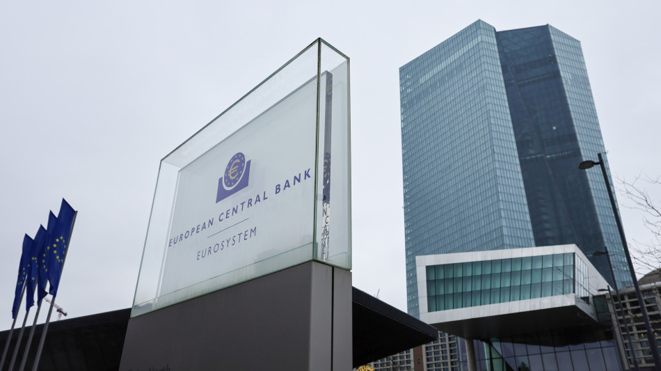 Bce, la stima dei previsori migliora il Pil 2026 a 1,2% per l'area euro