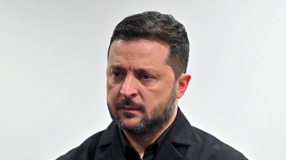 Zelensky, 'aumenteremo gli attacchi alle raffinerie russe in risposta all'escalation'