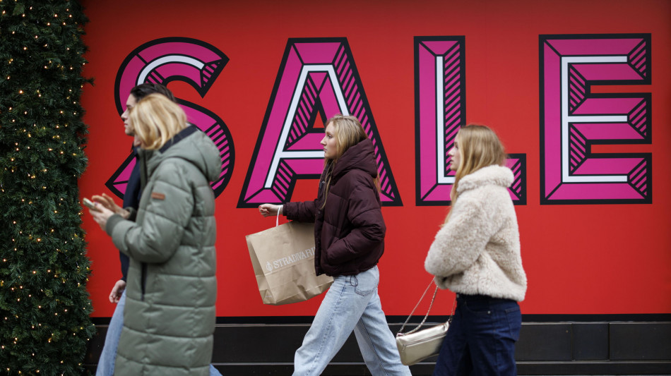 Al via i saldi, abbigliamento e calzature i pi&ugrave; gettonati