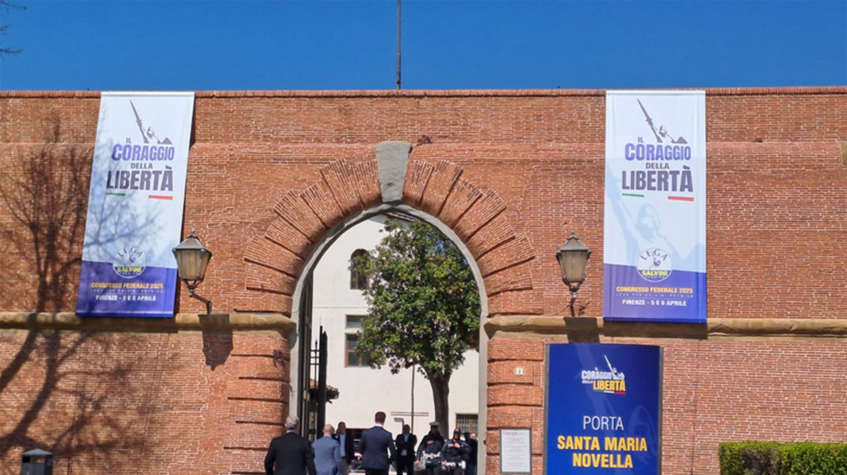 Crippa, 'basta moschee, zingari in Italia non dovrebbero stare'