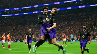 Yamal stays cool at boiling Galatasaray to lift Barcelona to victory 