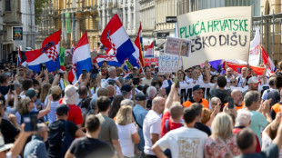 Decenas de miles de manifestantes protestan contra vertido de desechos en Croacia