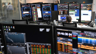Borsa: l'Europa contrastata, Milano +0,2%