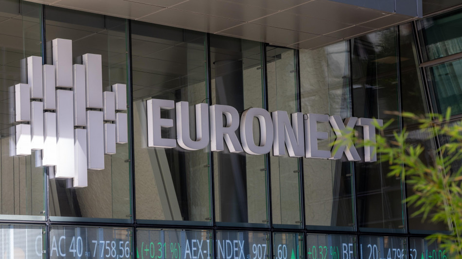 Borsa: Milano sotto i 50.000 punti dopo l'avvio di Wall Street, spread oltre 117
