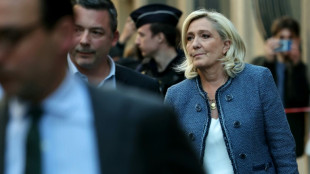 Le Pen versch&auml;rft Kritik an Justiz: "System hat Atombombe rausgeholt"