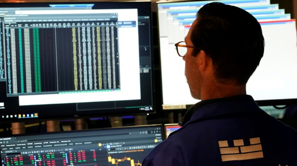 Wall Street termine en ordre dispers&eacute;, l'app&eacute;tit pour l'IA ne faiblit pas